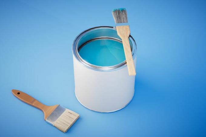 gallon-of-paint-coverage-GettyImages-1497925390